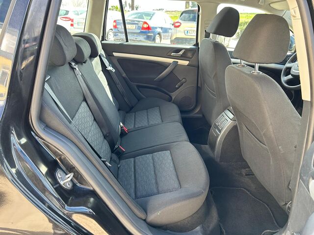 SKODA OCTAVIA AMBIENTE ESTATE 1.6 TDI AUTO SPANISH LHD IN SPAIN 80000 MILES 2011